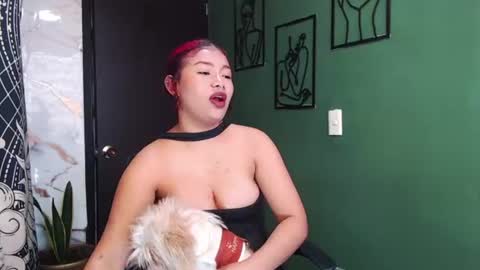 Snapshot of hot_chocolate_4u chatting on June 2026 05:01:02 PM hot chocolate 4u online show from June 2026 05:01:02 PM