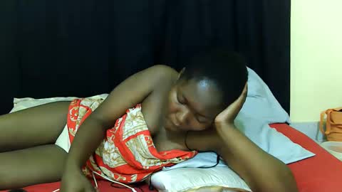 Snapshot of hot_darling95 chatting on October 2025 07:52:01 PM Milly online show from October 2025 07:52:01 PM