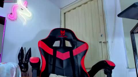 destinyk online show from February 2026 10:31:01 PM