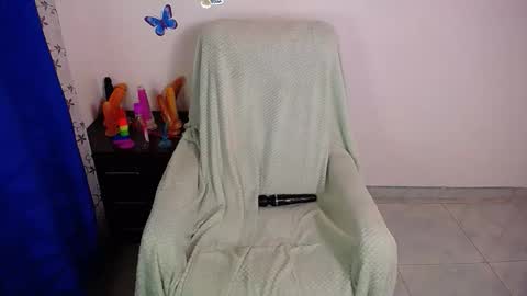 angie online show from November 2025 10:52:01 PM