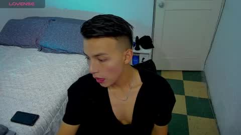 Snapshot of hot_latin_temptation chatting on May 2026 10:21:02 AM Alejandro online show from May 2026 10:21:02 AM
