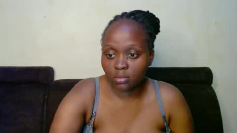 Linah online show from November 2025 05:35:01 PM