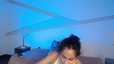 Alana online show from December 2025 09:22:01 PM