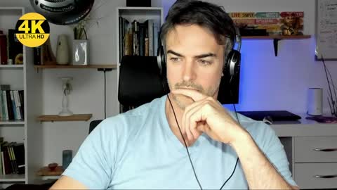 Snapshot of hot_martin25 chatting on January 2025 05:27:01 PM Martin online show from January 2025 05:27:01 PM