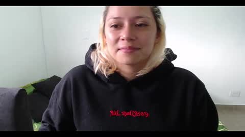 Mia online show from February 2025 12:54:02 PM