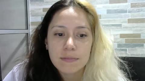 Mia online show from September 2025 12:22:02 AM