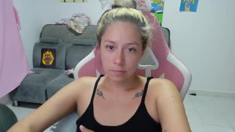 Mia online show from April 2026 11:16:01 PM