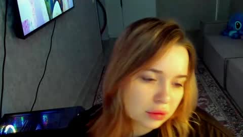 Snapshot of hot_moon_666 chatting on April 2026 05:27:02 AM Moon online show from April 2026 05:27:02 AM