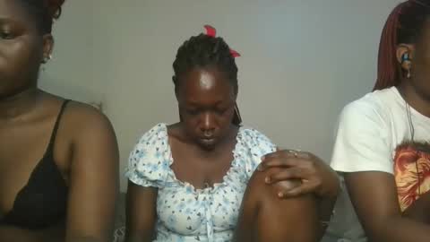 Snapshot of hot_petite1 chatting on November 2025 10:47:01 AM Hot petite online show from November 2025 10:47:01 AM