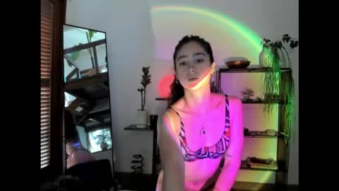 Hot Pictorica online show from December 2025 01:16:02 PM