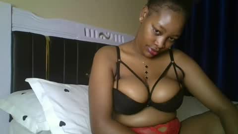 Snapshot of hot_sexxxy_bitch chatting on June 2026 12:53:02 AM Amanda online show from June 2026 12:53:02 AM