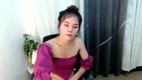 Yanna online show from May 2026 01:53:01 PM