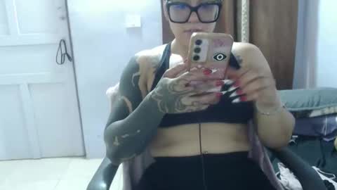 Snapshot of hotandpower10 chatting on November 2025 11:48:01 PM Hot and PowerHOPE U MISS ME online show from November 2025 11:48:01 PM