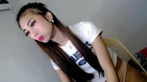 hotasian2345 online show from February 2026 12:25:01 AM