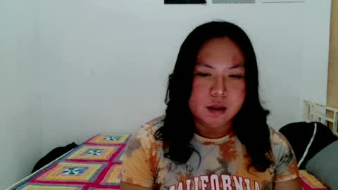 Snapshot of hotasian_mama chatting on June 2026 06:27:01 PM Grace online show from June 2026 06:27:01 PM
