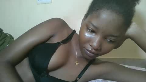 Snapshot of hotbabbee chatting on February 2026 05:28:02 AM love online show from February 2026 05:28:02 AM