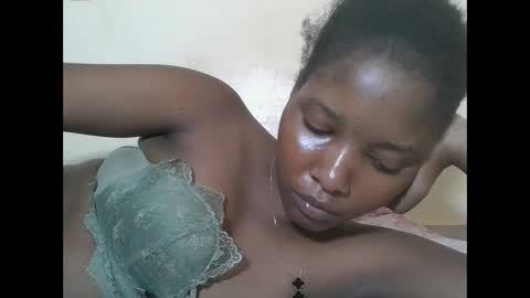 Snapshot of hotbabbee chatting on February 2026 07:07:01 PM love online show from February 2026 07:07:01 PM