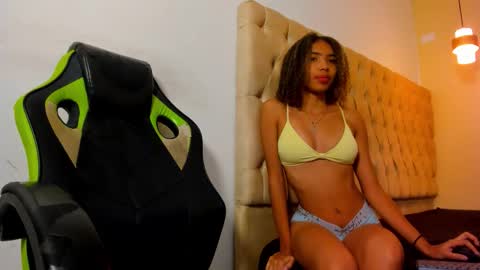 hotblosson online show from October 2025 02:08:01 PM