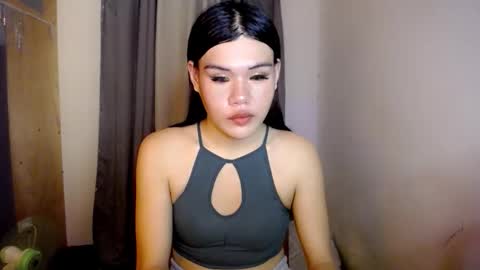Snapshot of hotbunnyrainx chatting on May 2026 10:42:02 AM rain online show from May 2026 10:42:02 AM