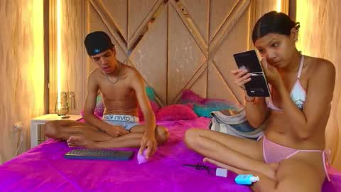 hotcouple_222 online show from November 2025 07:42:01 AM