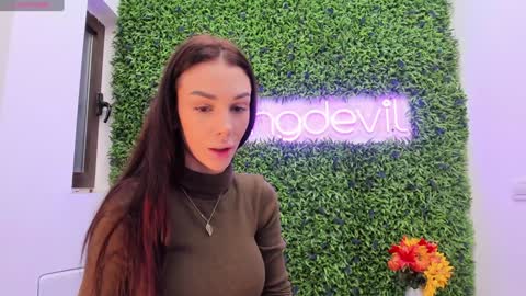 hotfallingdevil online show from November 2025 04:44:02 AM