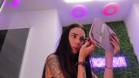 hotfallingdevil online show from November 2025 09:52:02 AM