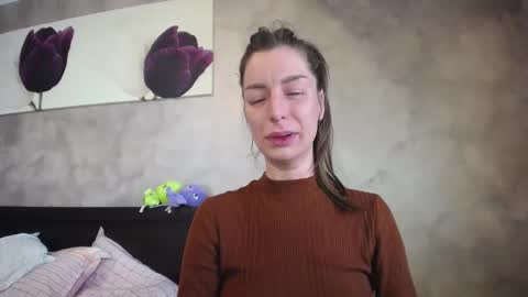 Lia   online show from March 2026 07:25:02 AM