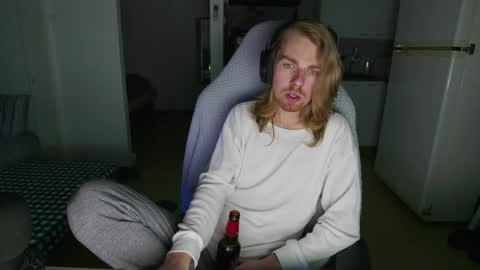 Snapshot of hotinhell666 chatting on December 2024 03:33:02 PM Hikikomori Alex online show from December 2024 03:33:02 PM