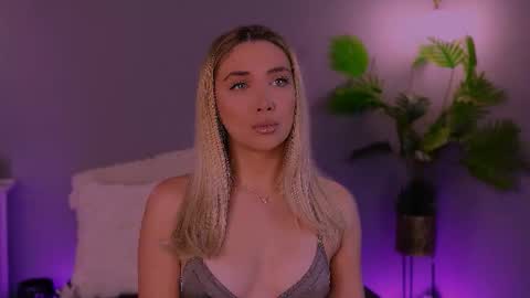 Snapshot of hotjessxx chatting on November 2025 03:50:02 AM Maria online show from November 2025 03:50:02 AM