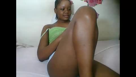 Snapshot of hotjeylee chatting on September 2025 06:13:02 PM LOYCE online show from September 2025 06:13:02 PM