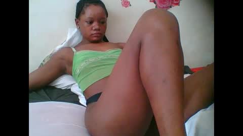 Snapshot of hotjeylee chatting on October 2025 06:10:01 AM LOYCE online show from October 2025 06:10:01 AM