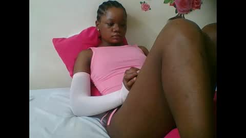 Snapshot of hotjeylee chatting on October 2025 08:43:01 PM LOYCE online show from October 2025 08:43:01 PM