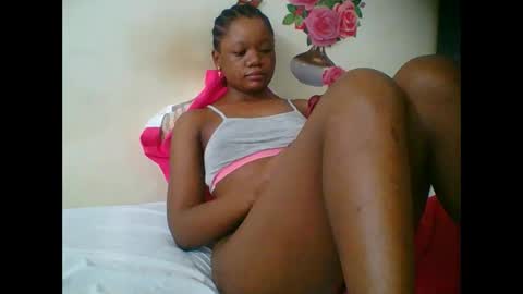 Snapshot of hotjeylee chatting on November 2025 11:18:02 PM LOYCE online show from November 2025 11:18:02 PM