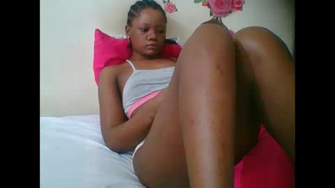 Snapshot of hotjeylee chatting on November 2025 07:07:03 AM LOYCE online show from November 2025 07:07:03 AM