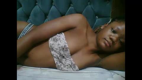 Snapshot of hotjeylee chatting on November 2025 07:56:02 PM LOYCE online show from November 2025 07:56:02 PM