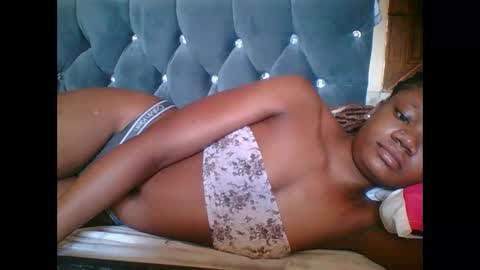 Snapshot of hotjeylee chatting on November 2025 08:02:01 AM LOYCE online show from November 2025 08:02:01 AM