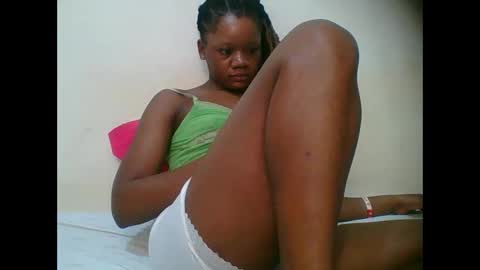 Snapshot of hotjeylee chatting on November 2025 09:58:01 PM LOYCE online show from November 2025 09:58:01 PM