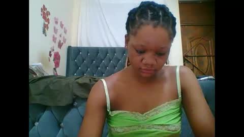 Snapshot of hotjeylee chatting on November 2025 10:30:01 PM LOYCE online show from November 2025 10:30:01 PM