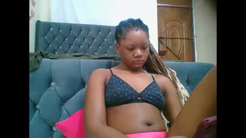 Snapshot of hotjeylee chatting on November 2025 08:33:02 AM LOYCE online show from November 2025 08:33:02 AM