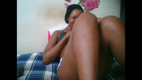 Snapshot of hotjeylee chatting on November 2025 07:38:01 PM LOYCE online show from November 2025 07:38:01 PM