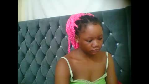 Snapshot of hotjeylee chatting on December 2025 07:19:02 PM LOYCE online show from December 2025 07:19:02 PM