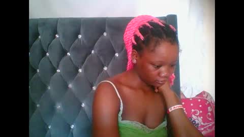 Snapshot of hotjeylee chatting on December 2025 07:25:02 AM LOYCE online show from December 2025 07:25:02 AM