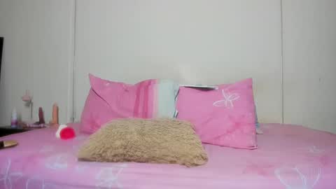 Krystel online show from February 2025 01:16:01 PM