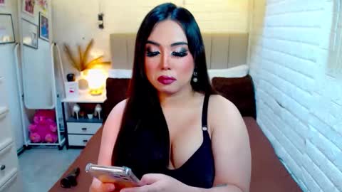 Snapshot of hotlexus69 chatting on September 2025 12:44:01 AM LEXUS online show from September 2025 12:44:01 AM