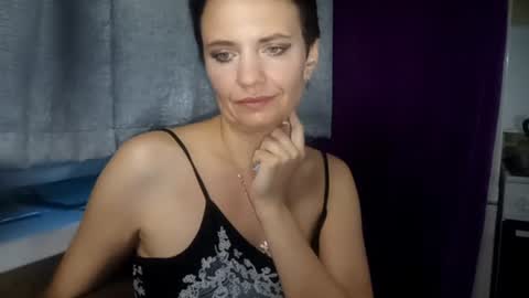 Snapshot of hotmamaqueen234 chatting on July 2026 01:58:33 AM hotmamaqueen234 online show from July 2026 01:58:33 AM