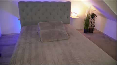 Snapshot of hotmilfbitch chatting on June 2026 08:40:02 PM hotmilfbitch online show from June 2026 08:40:02 PM