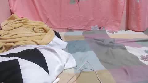 Snapshot of hotpink4u04 chatting on December 2024 10:13:01 AM hotpink4u04 online show from December 2024 10:13:01 AM