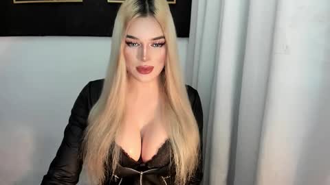 Snapshot of hotstellacumxxx chatting on December 2025 07:13:02 AM STELLA online show from December 2025 07:13:02 AM