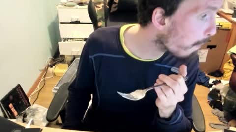 hot online show from November 2025 03:58:01 PM