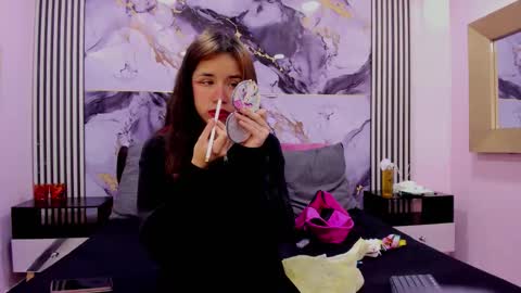 Snapshot of hott_barbie_ chatting on November 2025 03:28:01 AM hott_barbie_ online show from November 2025 03:28:01 AM